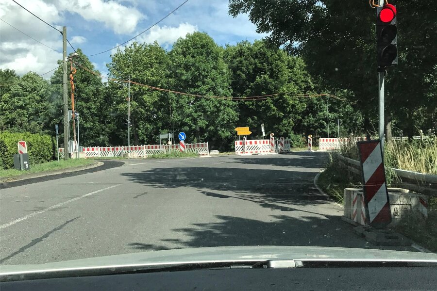 Chemnitztal: Verkehrsbehinderungen für Radwegbau - Voriges Jahr wurde auf der Chemnitztalstraße kurz vor der Abfahrt zur Auerswalder Hauptstraße bereits gebaut.