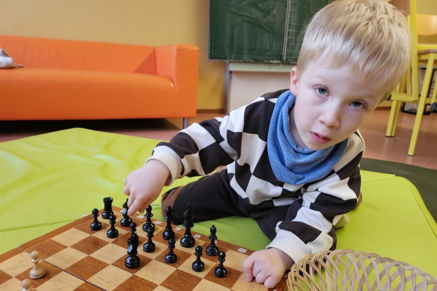 Christliche Versammlung Rempesgrün sammelt für Neuensalzer Jungen - Fabians Leidenschaft ist das Schachspiel.