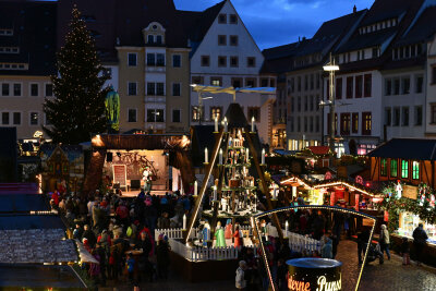 Christmarkt in Freiberg eröffnet - 