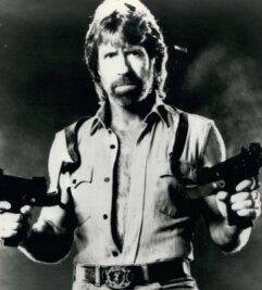 Chuck Norris: Actionheld und Witzfigur - Chuck Norris 1985 als Matt Hunter in "Invasion U.S.A."
