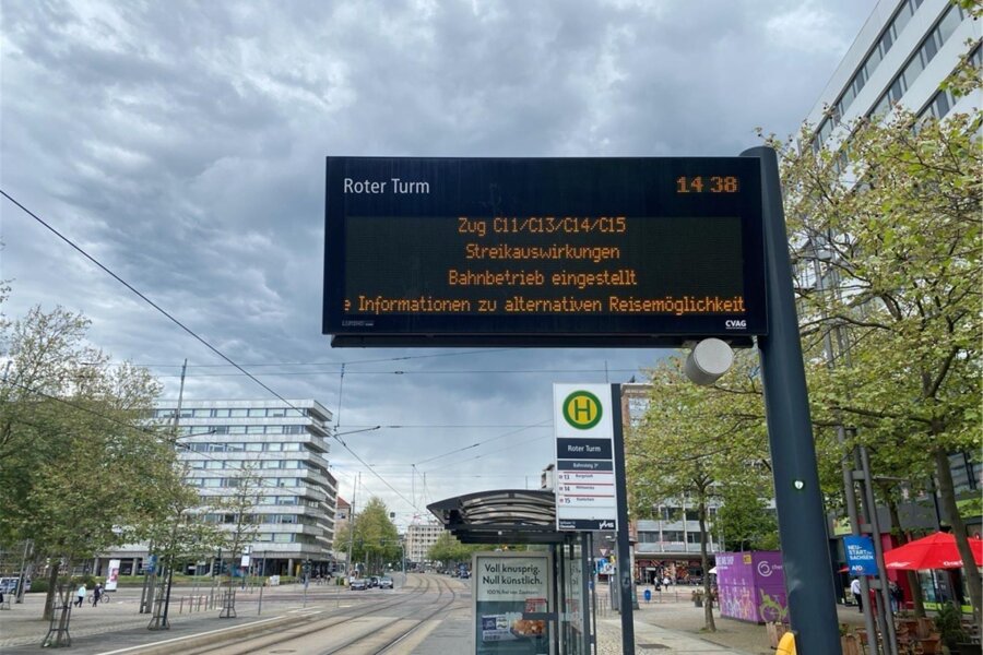 City-Bahn Chemnitz: Weiterhin Busverkehr wegen befürchteter Wellenstreiks - Die City-Bahn hatte von sich aus den Betrieb auf Busse umgestellt, weil sie weitere Streiks befürchtete.