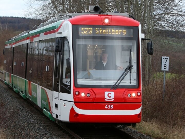 Die Citybahn macht auf dem Weg von Glauchau nach Stollberg auch in Lichtenstein Station. 