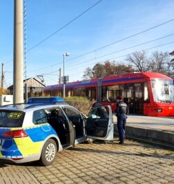 Citybahn-Angriff: Suche nach Täter - Der Randalierer hatte sich kurz nach der Tat aus dem Staub gemacht. Die Suche in der Umgebung blieb ohne Erfolg.