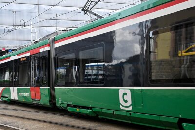 Citybahn: Bus statt Bahn wegen Bauarbeiten - Statt Bahnen verkehrten auf der Strecke C 11 vorübergehend Busse.