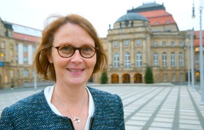 Claudia Crawfords langer Atem -  Claudia Crawford zu Gast in Chemnitz: Die Ex-Ministerin, bekannt unter ihrem früheren Namen Nolte, arbeitet inzwischen für die Konrad-Adenauer-Stiftung - derzeit in Moskau. 