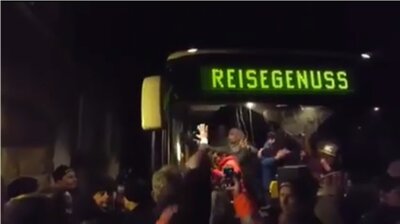 Clausnitz: Gemeinde verlangt Entschuldigung von Bus-Blockierern - 