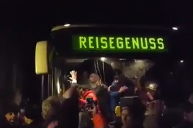 Clausnitz: Gemeinde verlangt Entschuldigung von Bus-Blockierern - 