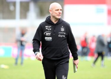 Coach des FSV Zwickau zu den Fehlentscheidungen: "Beide Elfmeter für den VfL Osnabrück sind eine absolute Frechheit" - FSV-Trainer Ronny Thielemann