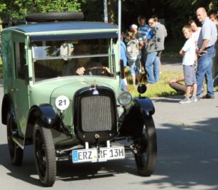 
              <p class="artikelinhalt">Reinhard Franz aus Wiesa war mit einem Dixi -Lieferwagen beim 14. Pöhlbergpreis in Annaberg-Buchholz am Start. </p>
            