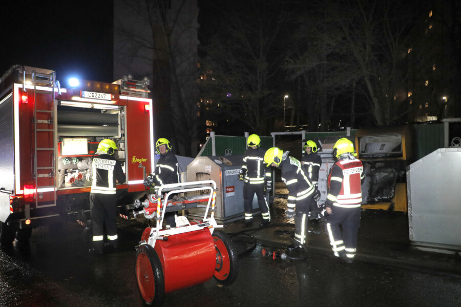 Container in Brand geraten - 