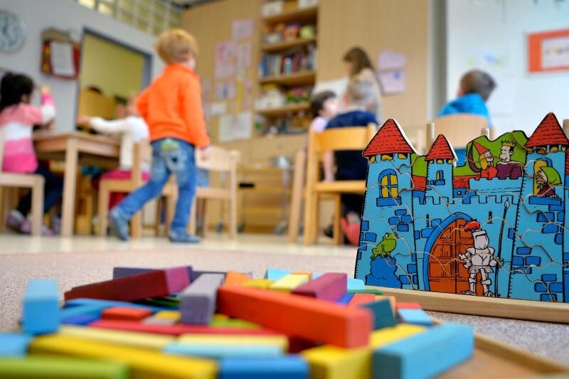 Corona im Kreis Zwickau: Für Schulen und Kitas könnte es am Montag wieder losgehen - 