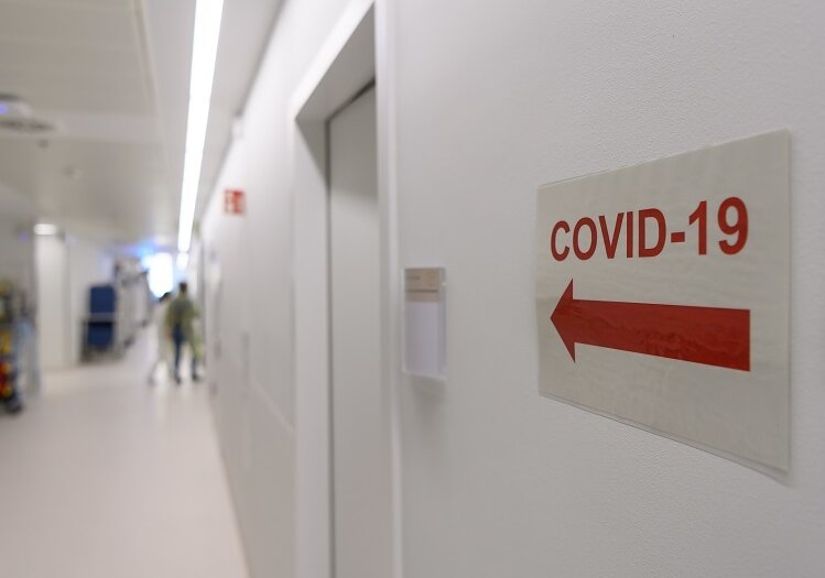 Corona in Sachsen: Anzahl der Todesfälle steigt auf knapp 1500 - Von Mittwoch auf Donnerstag sind im Freistaat weitere 75 Menschen verstorben, die sich zuvor mit dem Virus infiziert hatten.
