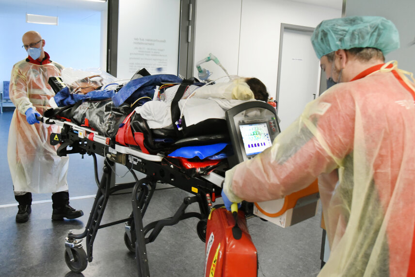 In Sachsens Krankenhäusern liegen 443 Covid-Patienten auf der Intensivstation.