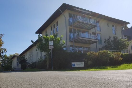 Corona: Infektionswelle in Markneukirchner Heim - Zwei Bewohner tot - Das Pflegeheim Haus Ölbaum in Markneukirchen. 