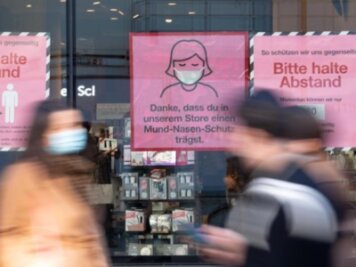 Corona-Lage im Vogtland: 45 neue Infektionen gemeldet - So wie in München sehen mittlerweile Einkaufsstraßen überalll in Deutschland aus. 