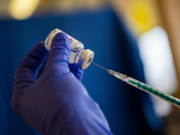Corona-Lage im Vogtland: Kritik wegen Schließung der Impfzentren - 