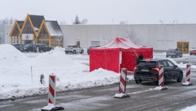 Corona-Lage im Vogtland: Landrat Keil warnt vor Tschechien-Reisen - Das vogtländische Impfzentrum in Eich. 