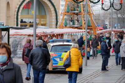 Corona-Lage in Chemnitz: Oberbürgermeister appeliert zu Einhaltung der Regeln, Inzidenz bei fast 300 - 
