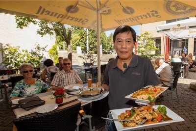 Corona-Lockdown, Inflation und Energiekrise: Plauener Asia-Restaurant beweist Durchhaltevermögen - Bao Tuan Diep serviert gern leichte Kost. 