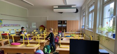 Corona: Lüfter für Grundschüler starten - Eine der neuen Lüfteranlagen in den Klassenräumen der Grundschule Jahnsdorf. 