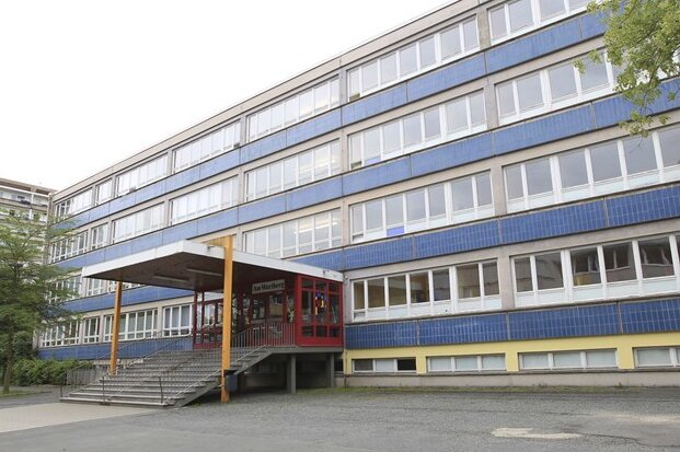 An der Grundschule "Am Wartberg" in Plauen wurde ein Junge positiv auf das Coronavirus getestet.