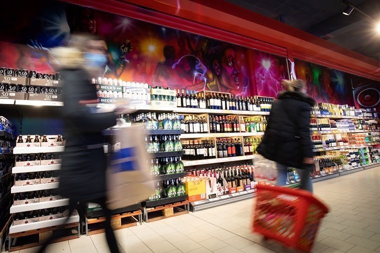 Corona-Regeln: Supermärkte in Sachsen dürfen wieder alles verkaufen - Sachsens Supermärkte dürfen nun doch wieder alle Waren verkaufen, falls Waren des täglichen Bedarfs mehr als 50 Prozent ihres Angebots ausmachen.