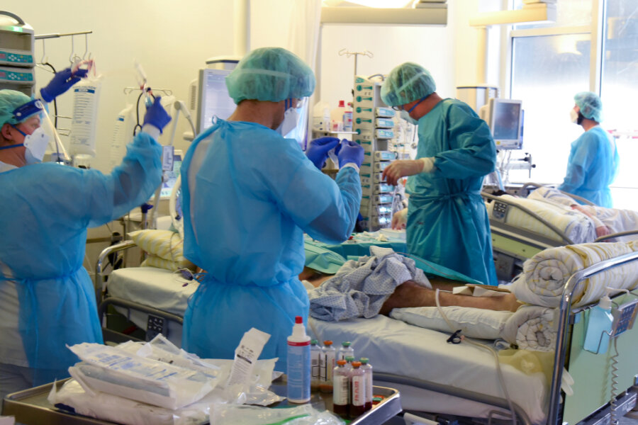 Corona: Überlastungsstufe in Sachsens Krankenhäusern erreicht - 