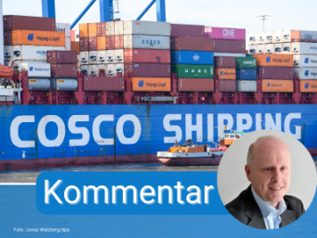 Hamburg: Das Containerschiff "Xin Lian Yun Gang" der Reederei Cosco Shipping liegt am Containerterminal Tollerort. Das Bundeskabinett hat sich im Streit um einen chinesischen Einstieg bei einem Containerterminal im Hamburger Hafen auf einen Kompromiss verständigt.