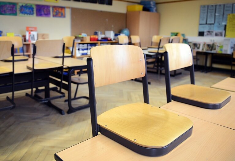 Covid-19-Fall an Grundschule in Plauen - Mitschüler und Lehrerin in Quarantäne - 