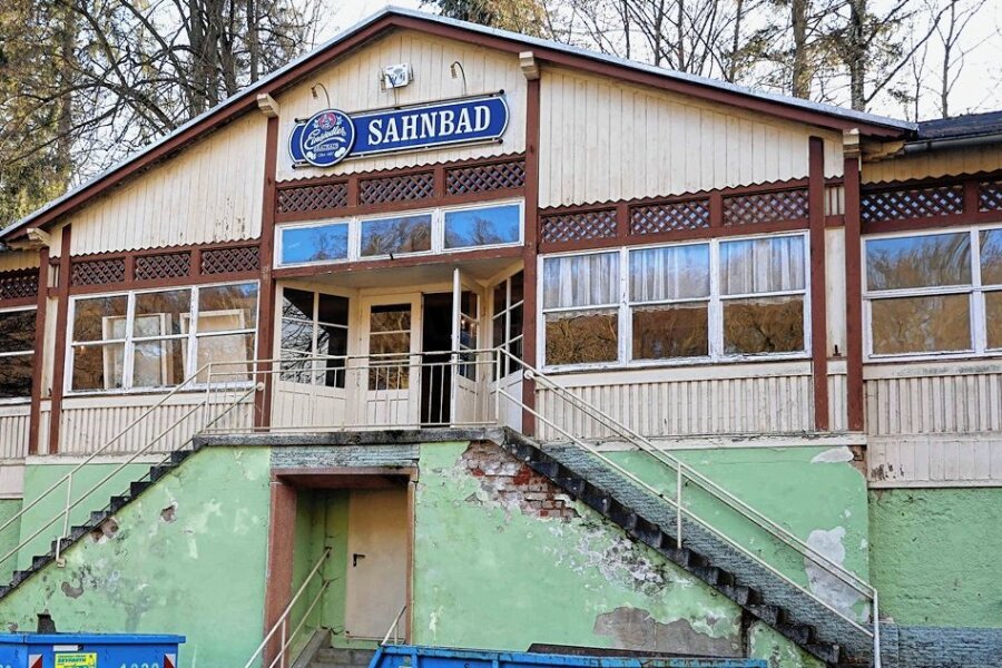 Crimmitschau: Kantine im Sahnbad wird begutachtet - 2018 wurde die Immobilie im Sahnbad wegen ihres schlechten Zustandes geschlossen. 