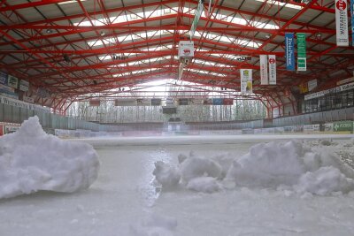 Crimmitschau lockt mit großer Eisparty - Die Ruhe vor dem Sturm: Die Organisatoren der Eisparty freuen sich am Freitag auf viele Besucher.