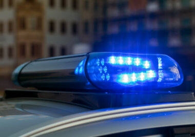 Crimmitschau: Polizistin schießt Angreifer an - 