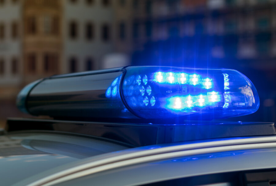 Crimmitschau: Polizistin schießt Angreifer an - 