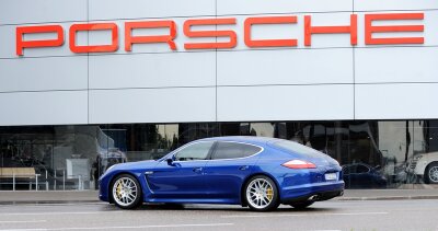 Crimmitschau: Porsche Panamera gestohlen - Ein Porsche Panamera