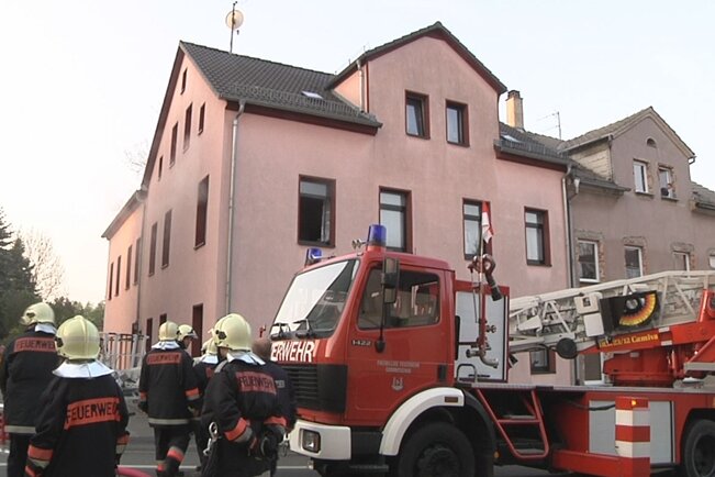 Angebranntes Essen hat am Dienstagfrüh in Crimmitschau Feuerwehreinsatz an der Glauchauer Landstraße geführt.