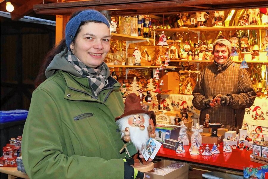 Crimmitschau: Weihnachtsmarkt begrüßt die Gäste - 
