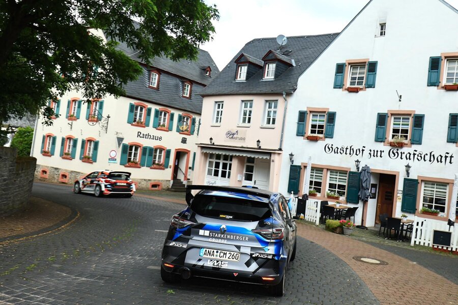 Crottendorfer Rallye-Pilot will gute Position weiter festigen - Bislang läuft es für Carsten Mohe und seine Beifahrerin Clara Bettge richtig gut in der Deutschen Meisterschaft. Zuletzt belegte das Duo bei der Mittelrhein-Rallye einen Platz in den Top 10.