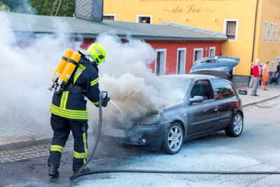 Cunersdorf: Renault in Flammen - 