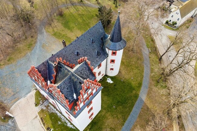 Dach von Schloss Netzschkau wird saniert - Das Netzschkauer Schloss von oben. 
