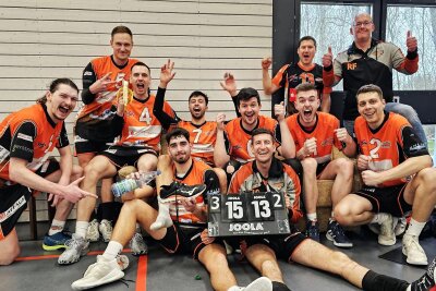 Dank Schützenhilfe: Zschopaus Volleyballer erklimmen doch noch das Regionalliga-Podest - Zschopaus Volleyballer durften zum Saisonabschluss noch einmal einen Sieg bejubeln und verbesserten sich damit auf Rang 3.