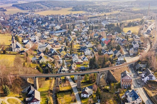 "... dann ist eine gewaltige Schieflage erreicht": Sehmatals Bürgermeister wendet sich in Brief an Einwohner - Sehmatals Bürgermeister Sebastian Nestler hat sich aufgrund der aktuellen Lage mit einem Schreiben an die Bürger in der Gemeinde Sehmatal gewandt. 