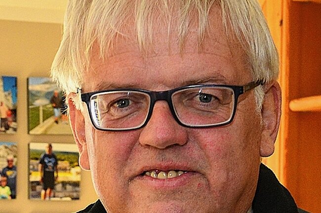 Darmkrebs: Genesung mit 10.000 Schritten - DieterGreysinger - Oberbürgermeister von Hainichen
