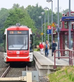 Das 9-Euro-Ticket und die Tücken mit dem Einstieg - Die Chemnitz-Bahn fährt von Burgstädt über Chemnitz nach Aue.