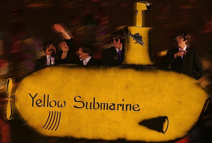 Das Beste aus 20 Jahren - in zwei Stunden - 
              <p class="artikelinhalt">Die Beatles schauten mit ihrem gelben U-Boot vorbei: Der Gelenauer Carnevalsclub bot den Gästen eine zweistündige Show.</p>
            
