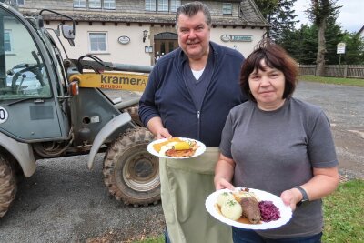 Das einzige Lokal in Leubnitz: Gastwirtspaar hält die Fahne hoch - Udo und Anita Fiol sind Gastronomen mit Leib und Seele und halten in Leubnitz die Fahne in Sachen Gästebewirtung hoch.