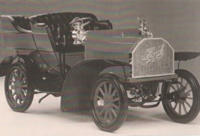 Das Horch-Automobil aus Reichenbach - Das Horch-Automobil von 1903 auf einer Abbildung, die das Reichenbacher Neuberin-Museum aufbewahrt. 