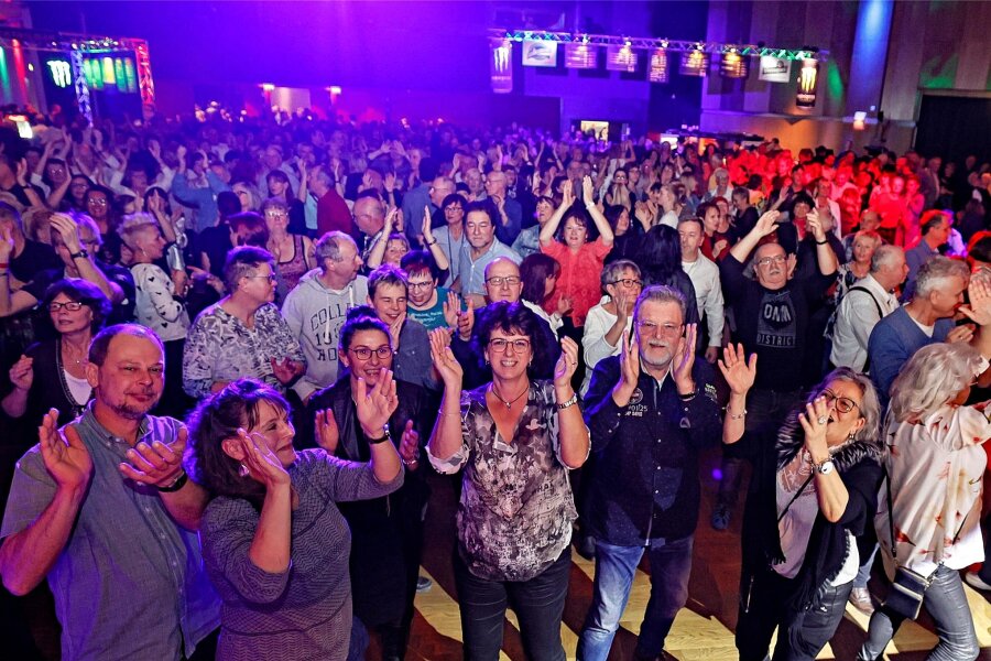 Das ist am Wochenende im Vogtland los - Im Januar 2023 fand die 25. und letzte Ausgabe der „Disco-Oldie-Nacht“ statt. Nun gibt es in der Festhalle Plauen eine Nachfolge zur Party: die „Disko-Oldie-Party“.