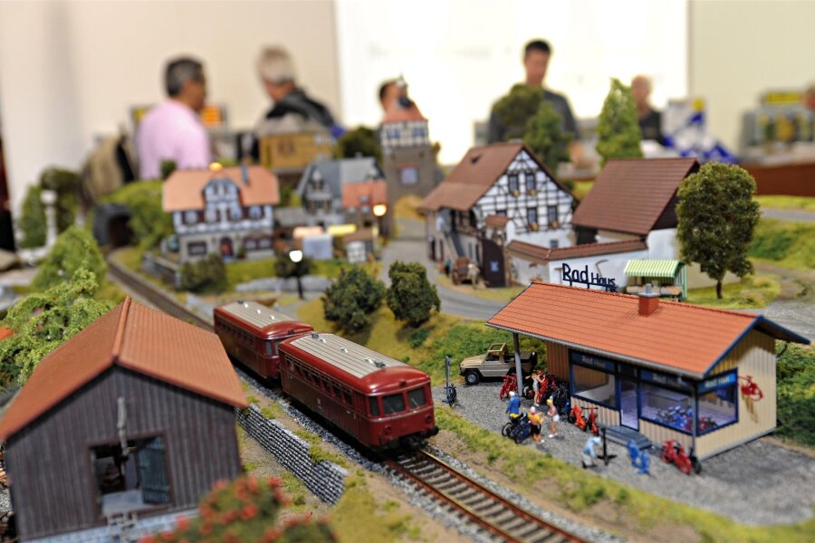 Das ist am Wochenende im Vogtland los - In der Plauener Friedensschule beginnt am Samstag die 34. Modellbahnausstellung.