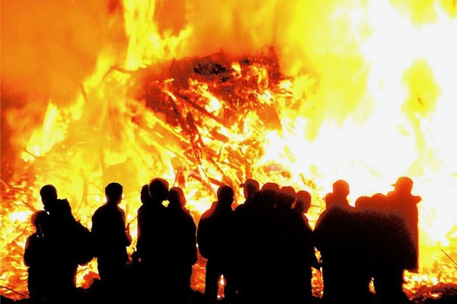 Das ist in dieser Woche im Vogtland wichtig - Die kommende Woche steht im Zeichen der Walpurgis- und Hexenfeuer. Kommunen, Vereine und Feuerwehren treffen für das Brauchtumsfest in vielen Orten bereits ihre Vorbereitungen.
