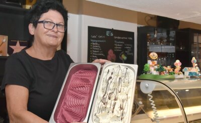 Das Rockcafé unter Vogtlands Eisdielen - Klassische Eissorten sind bei Kerstin Dobritzsch in Bad Brambach gefragt.
